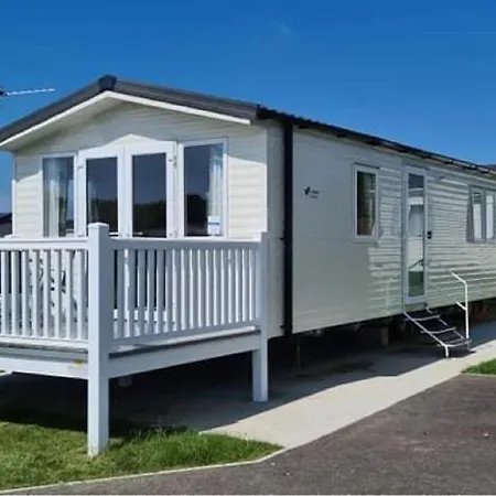 Chalet On The Beautiful Lizard Heritage Coast *