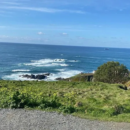 Chalet On The Beautiful Lizard Heritage Coast